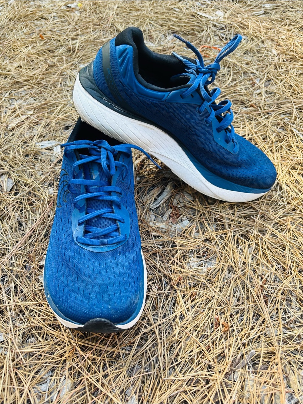 Topo Atmos Men’s Athletic Running Shoes in Blue and white- Lightweight size 11 - Picture 8 of 13